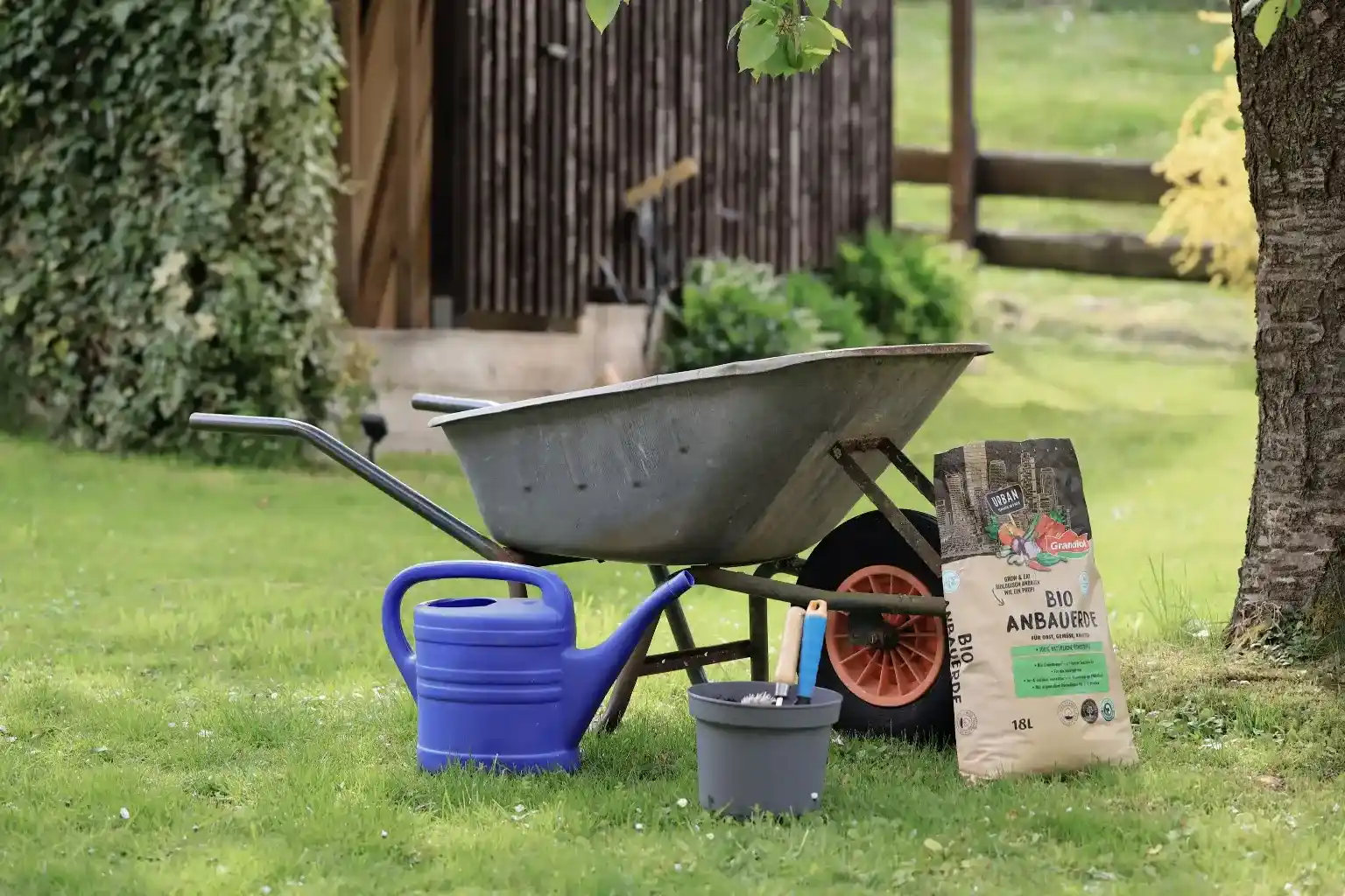 Commercial lawn care mowing equipment used for Lafayette, LA properties